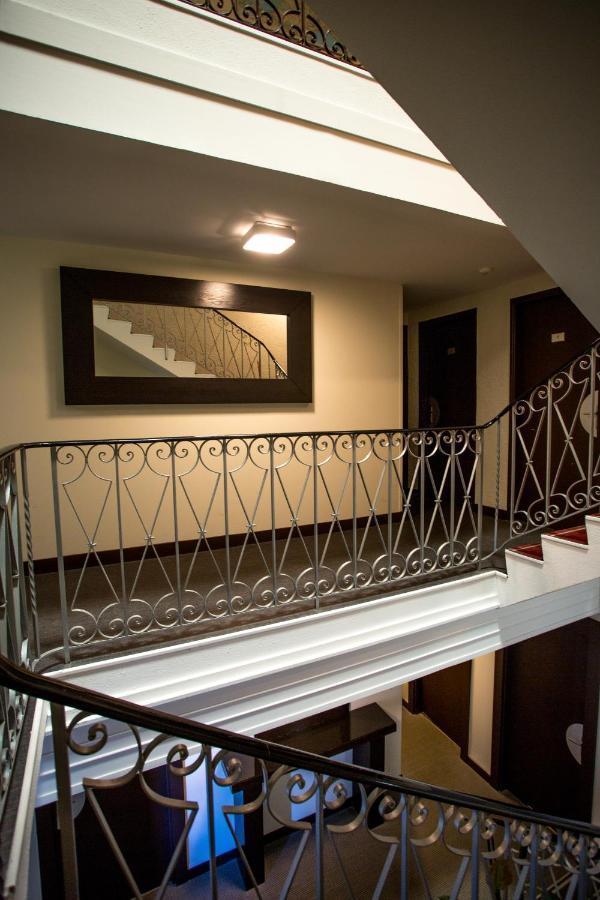 Hotel Restaurant Du Centre Et Du Lauragais Castelnaudary Dış mekan fotoğraf