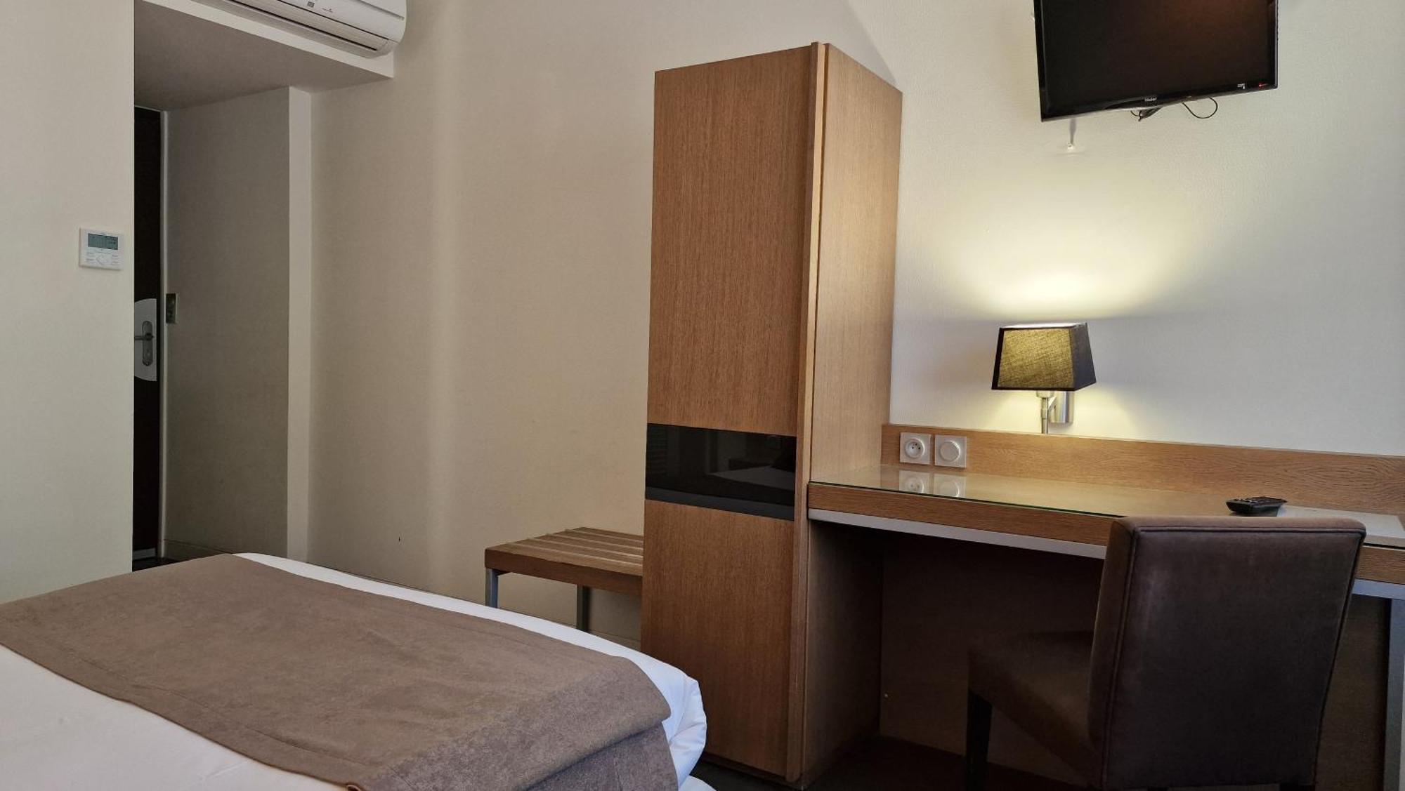 Hotel Restaurant Du Centre Et Du Lauragais Castelnaudary Dış mekan fotoğraf