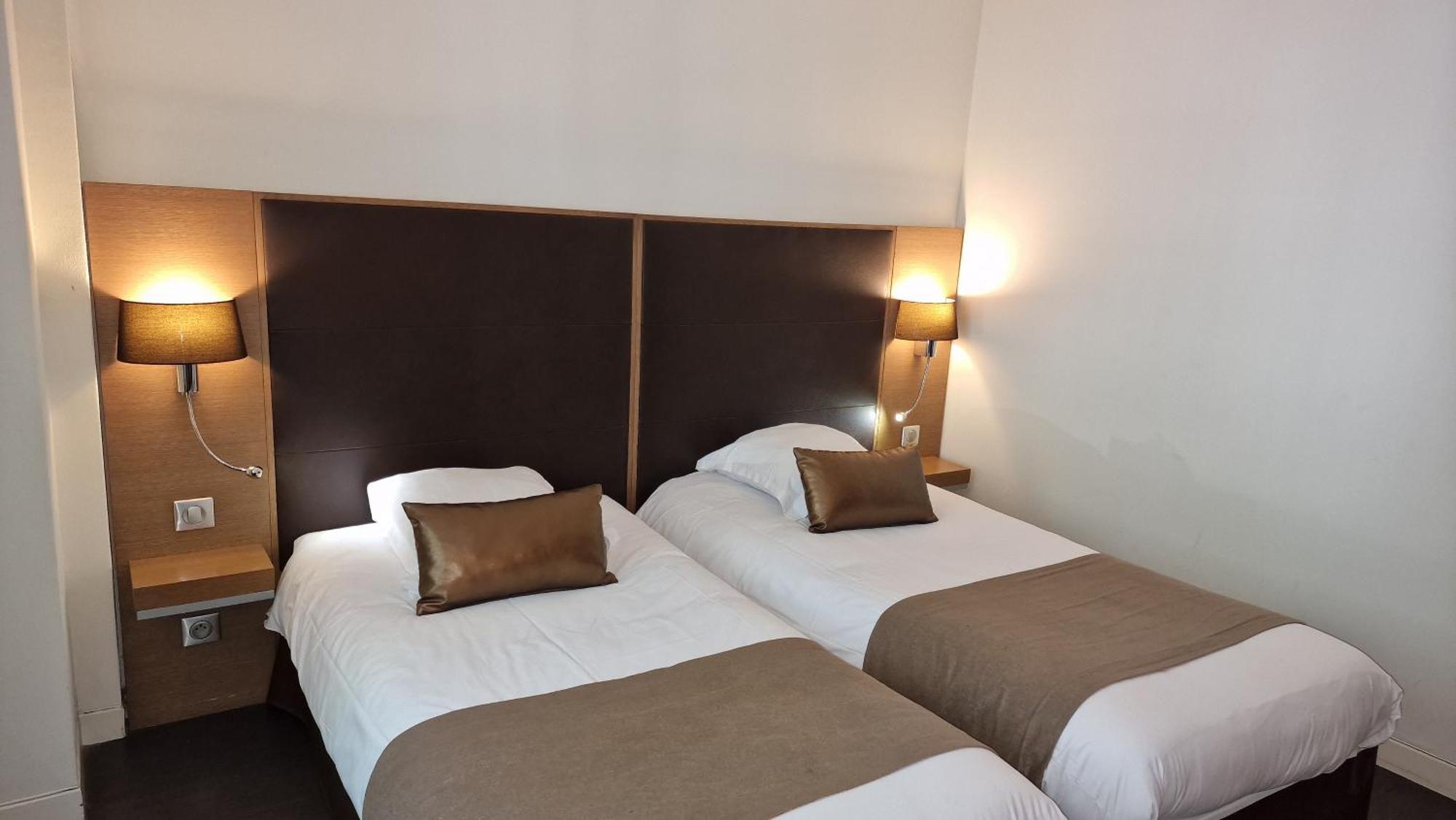 Hotel Restaurant Du Centre Et Du Lauragais Castelnaudary Dış mekan fotoğraf